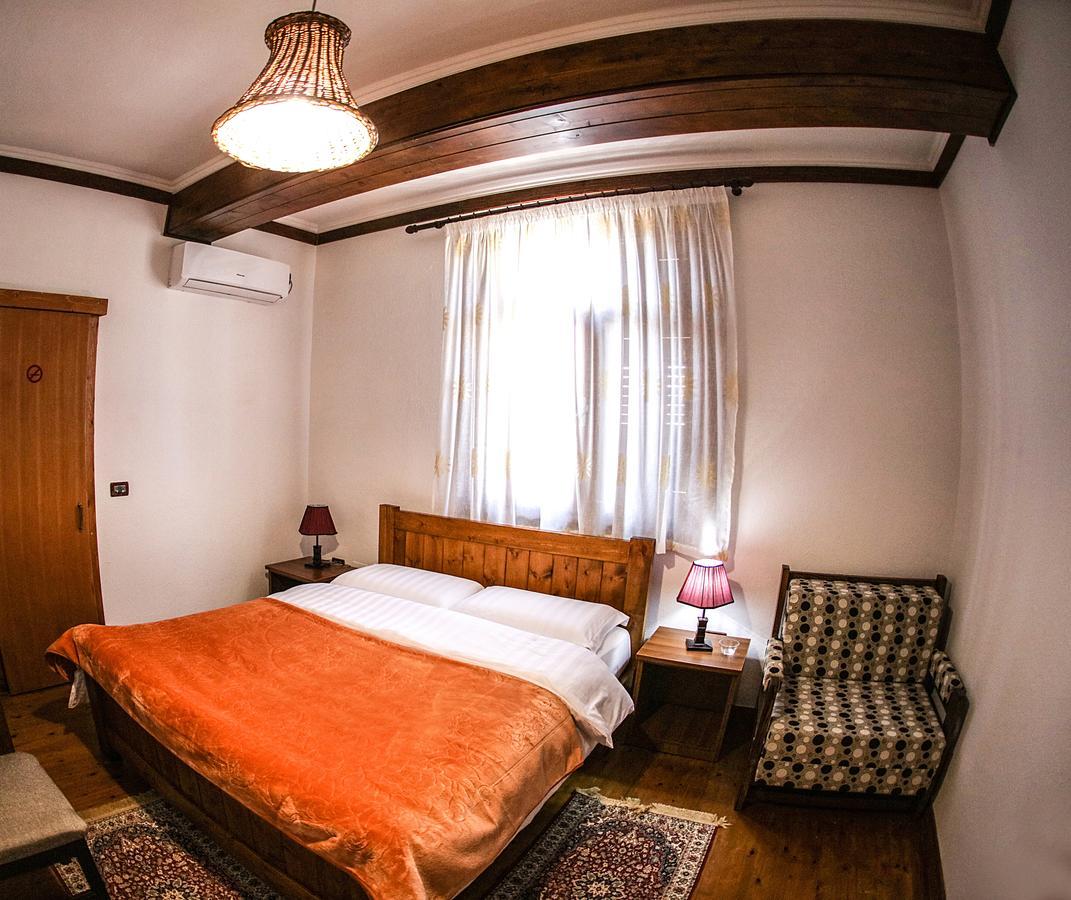 Hotel Bujtina E Bardhe 코르처 외부 사진